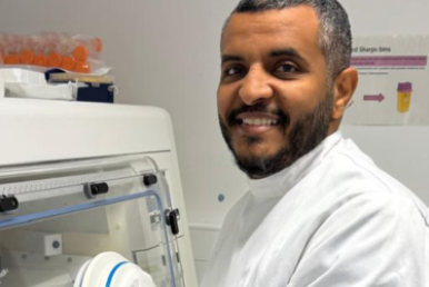 PhD researcher from the University of Manchester, Ammar Sharif, with the Whitley H35 Hypoxystation.