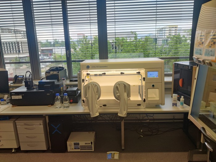 Whitley H35 Workstation