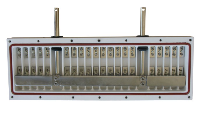 Multi-cavity tension and compression chamber